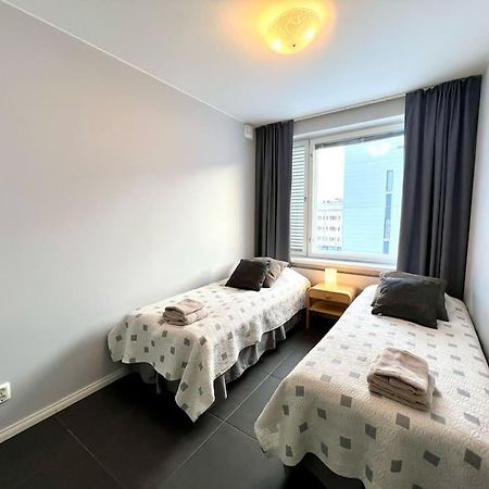 Majestic Penthouse With Sauna & High-Speed Wi-Fi And Parking โรวานิเอมิ ภายนอก รูปภาพ