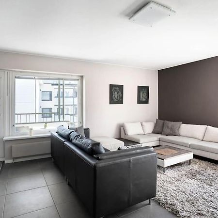 Majestic Penthouse With Sauna & High-Speed Wi-Fi And Parking โรวานิเอมิ ภายนอก รูปภาพ