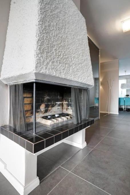 Majestic Penthouse With Sauna & High-Speed Wi-Fi And Parking โรวานิเอมิ ภายนอก รูปภาพ