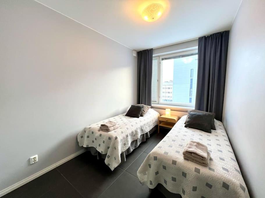 Majestic Penthouse With Sauna & High-Speed Wi-Fi And Parking โรวานิเอมิ ภายนอก รูปภาพ
